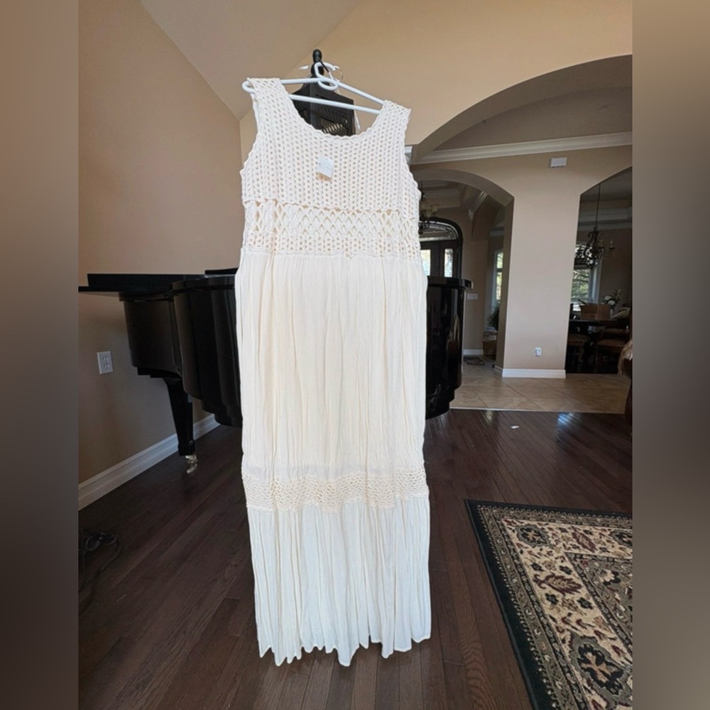 Brand New 14/16 With Tags
Cottagecore Vintage-Inspired Romantic
Maxi